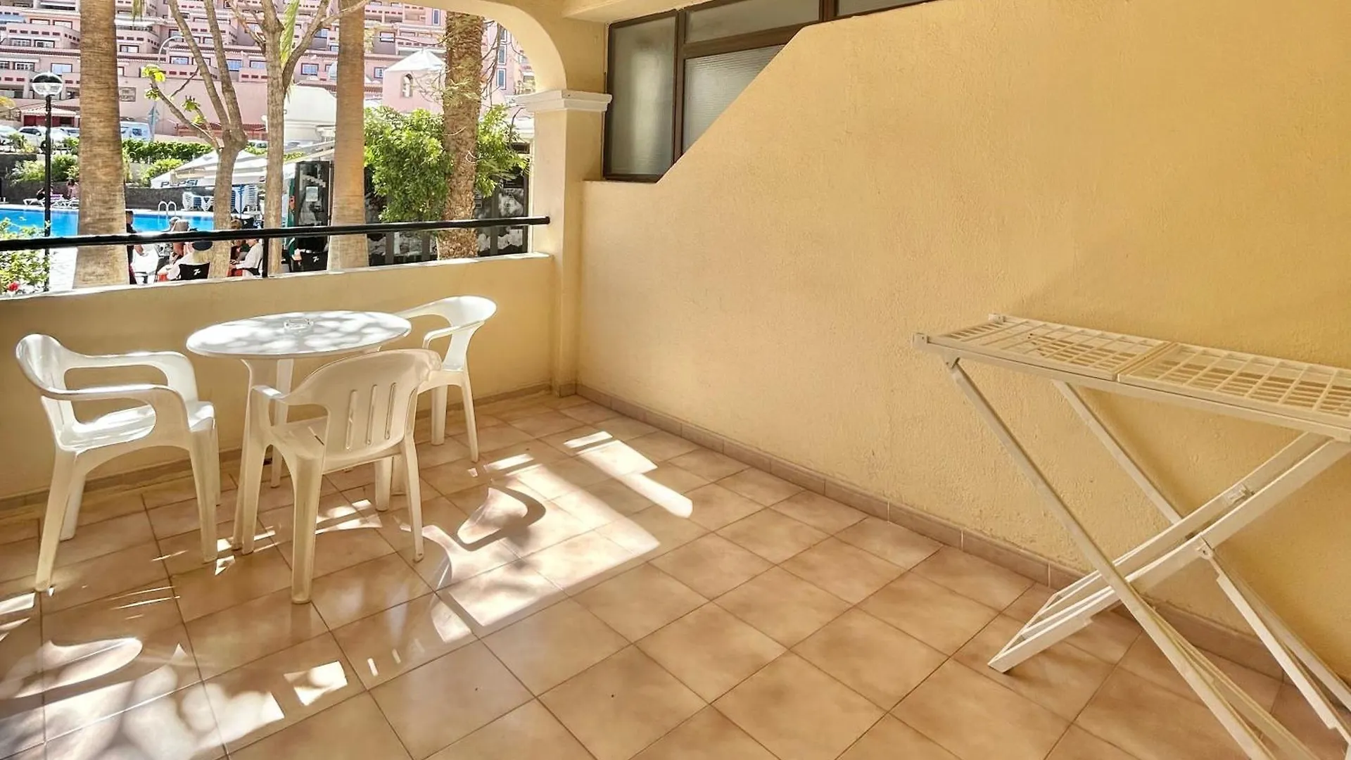 Studio In Castle Harbour With Pool Viewc001 Daire Los Cristianos   Los Cristianos (Tenerife)