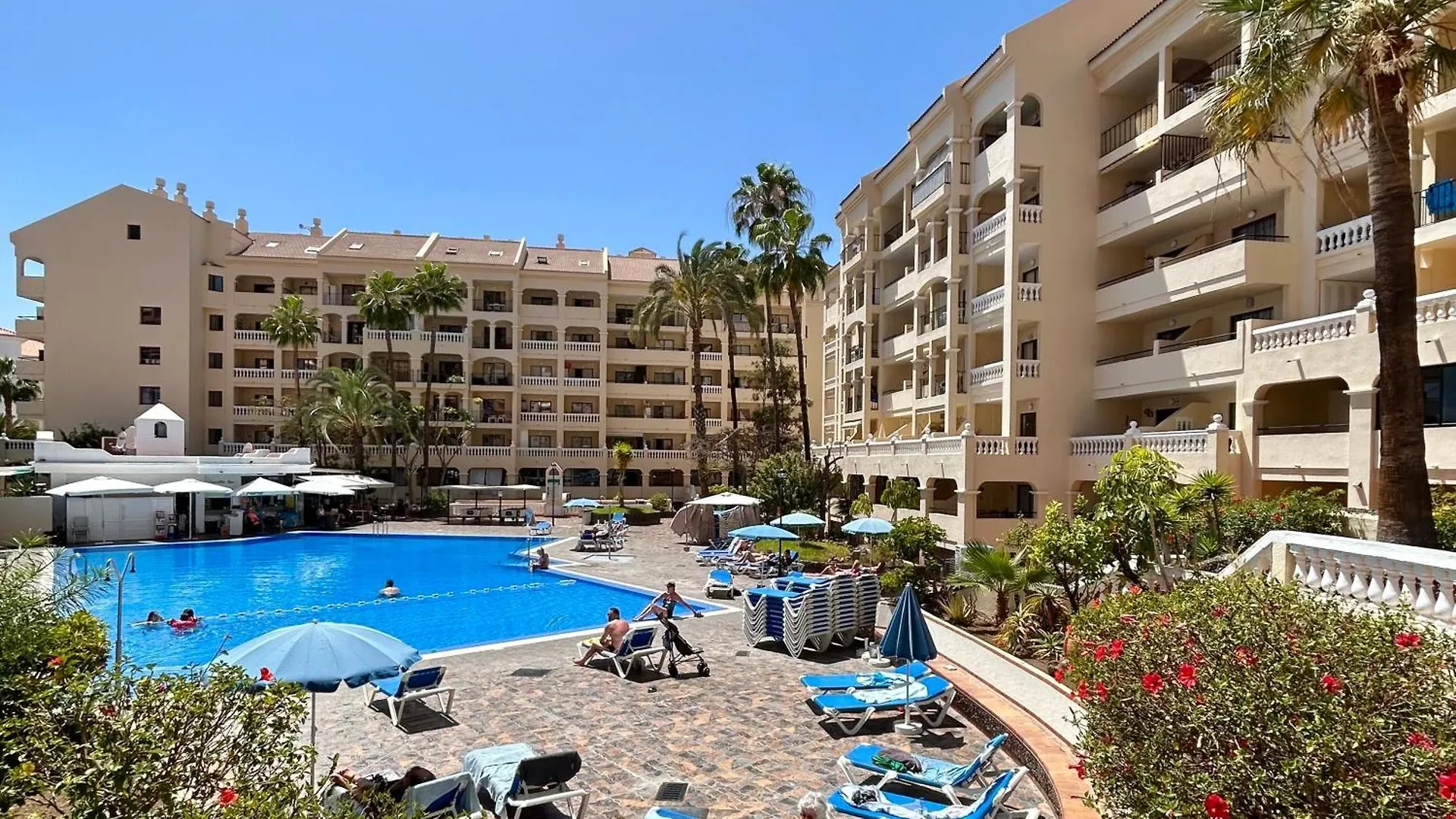 Studio In Castle Harbour With Pool Viewc001 location